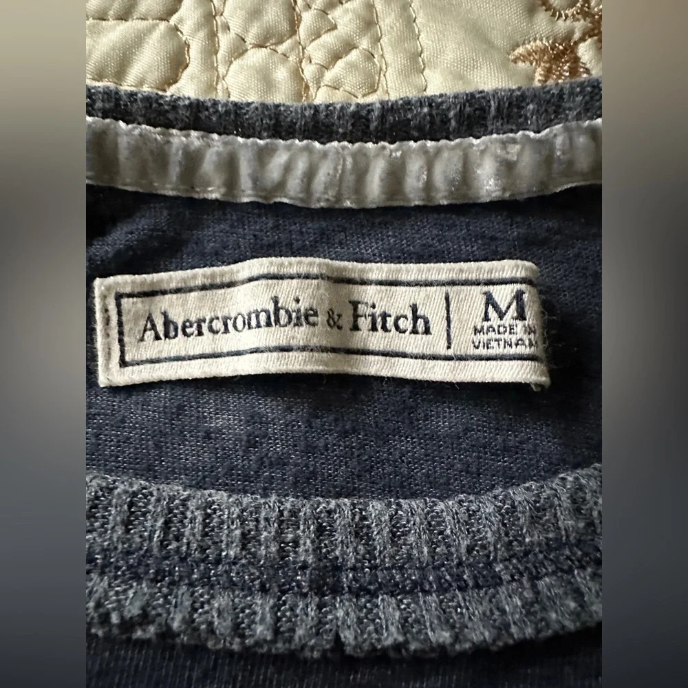 Abercrombie & Fitch LOT of 3 items - Picture 4 of 15